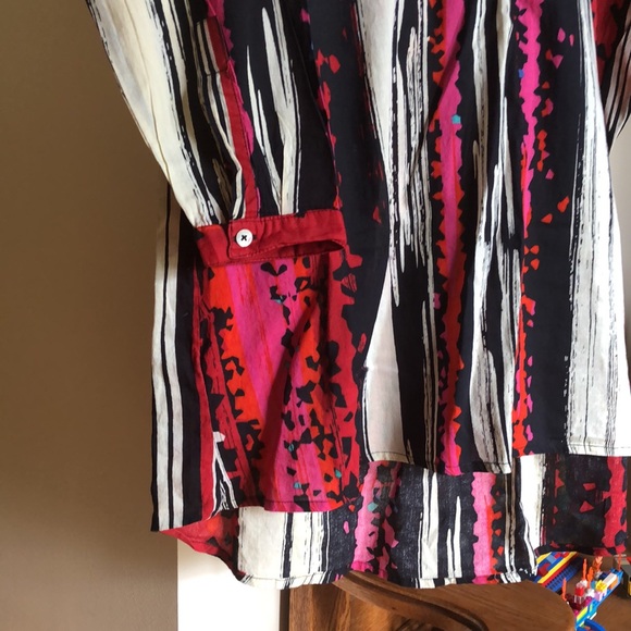 Aller Simplement Tunic top- fun, arty print - Picture 3 of 7